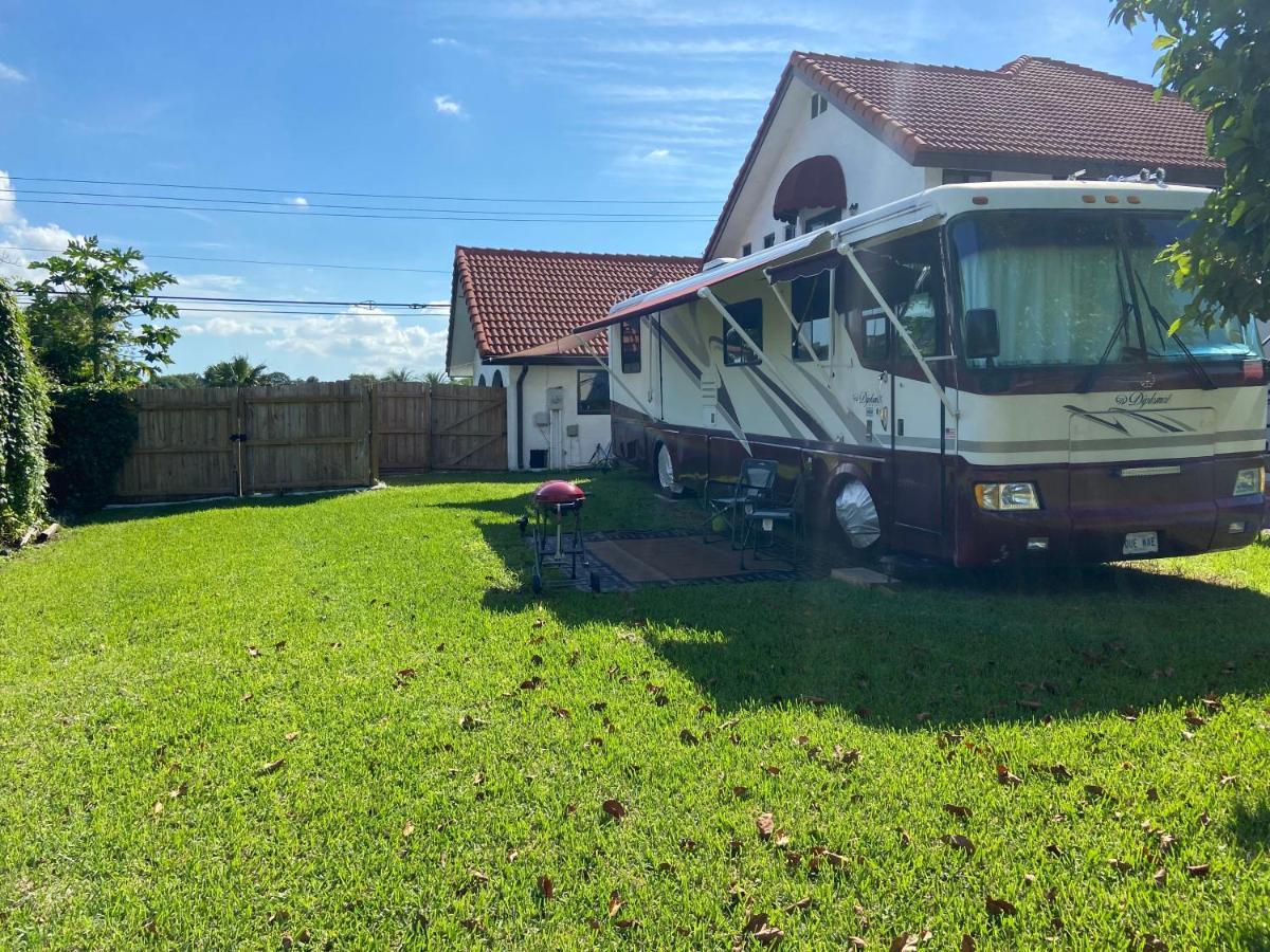 Remodeled And Comfortable Rv - Free Parking Miami Ngoại thất bức ảnh